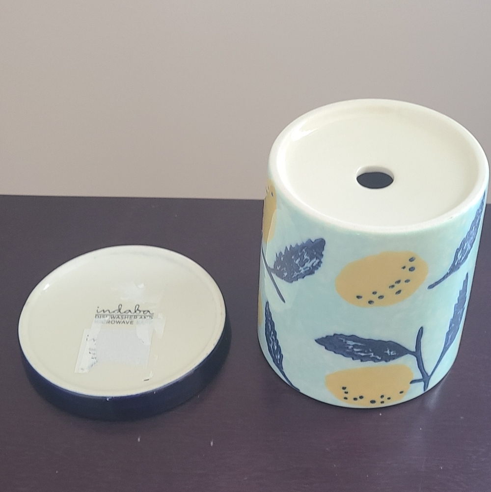 2 Pavo Planter | Patterned Ceramic Planter - Picture 8 of 10
